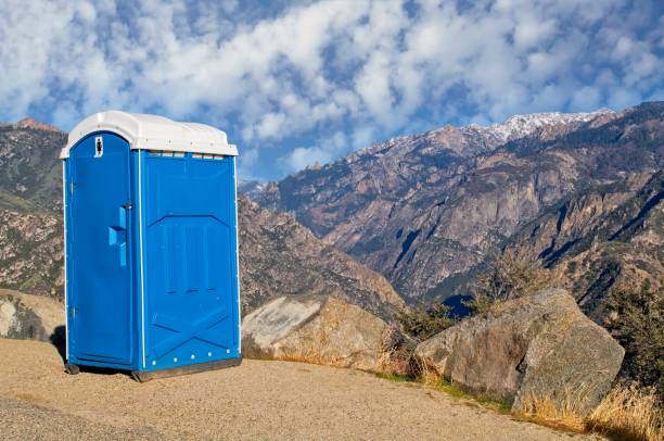 Best Portable restroom trailer rental  in Highlandville, MO